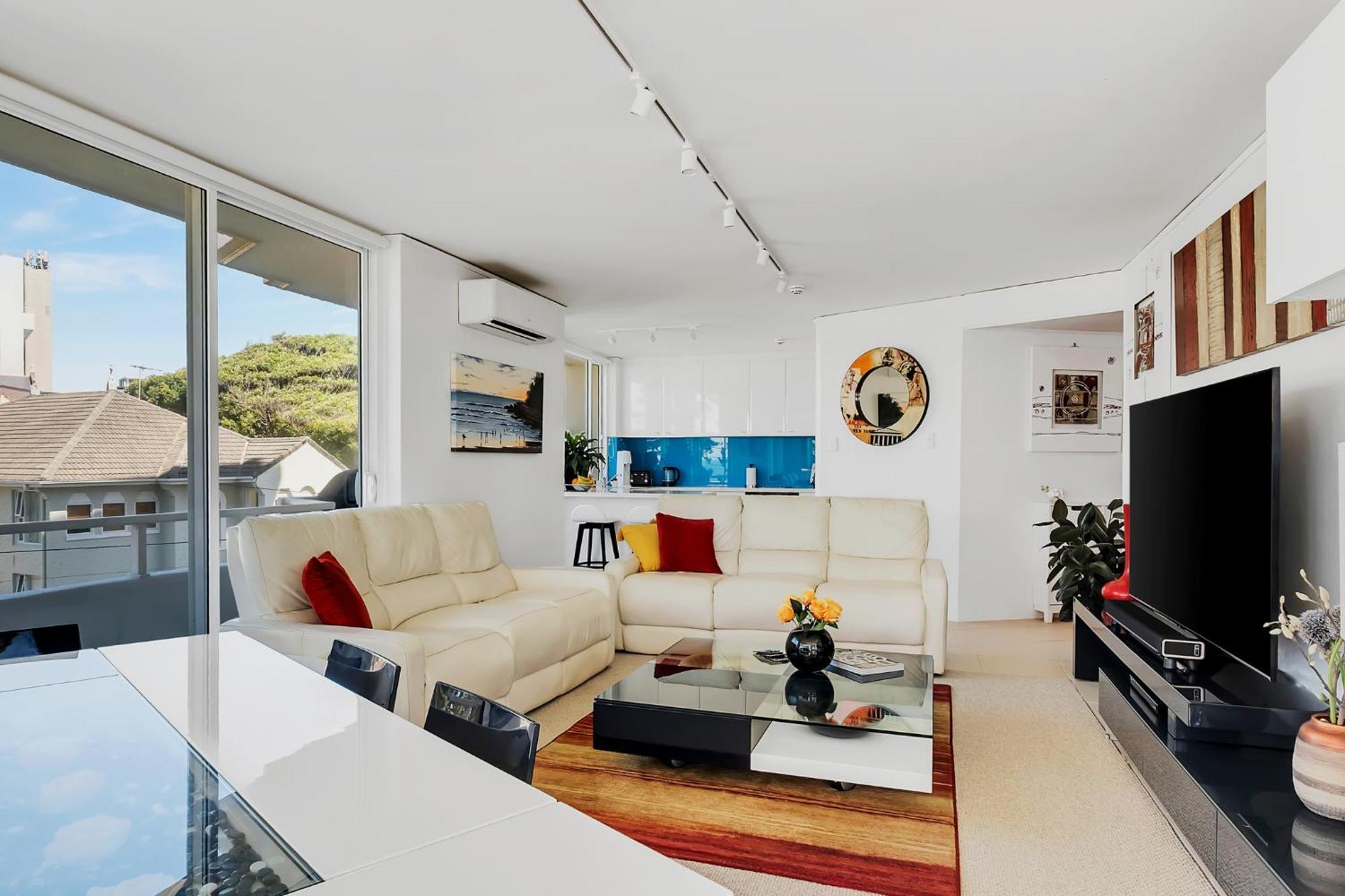 Unbeatable Beachfront Views 3 Mins Walk To Corso