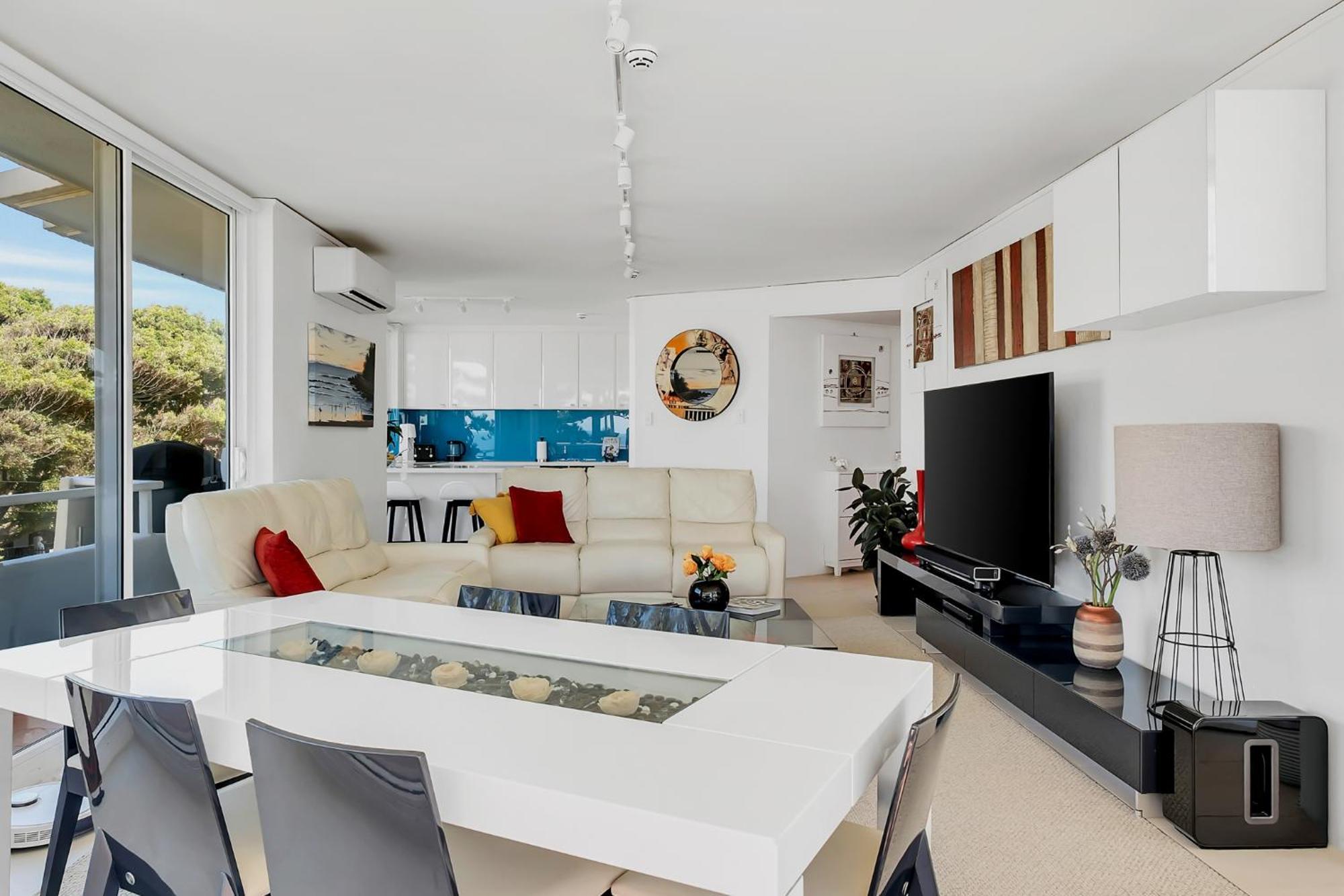 Unbeatable Beachfront Views 3 Mins Walk To Corso * Sydney